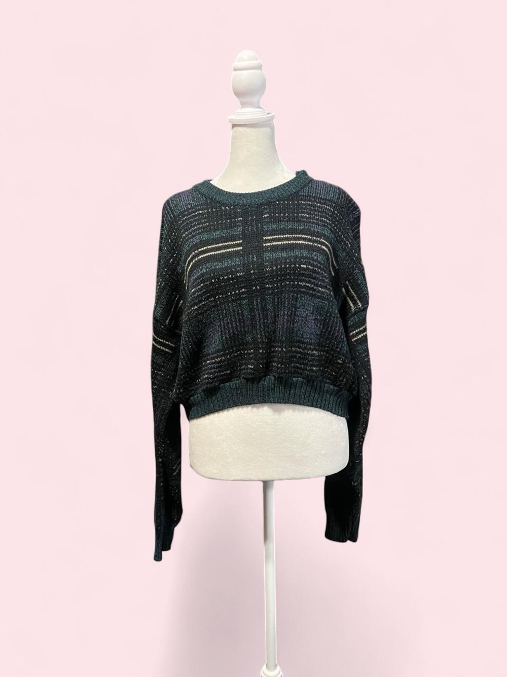 Small Women’s Plaid Lightweight Knit Sweater